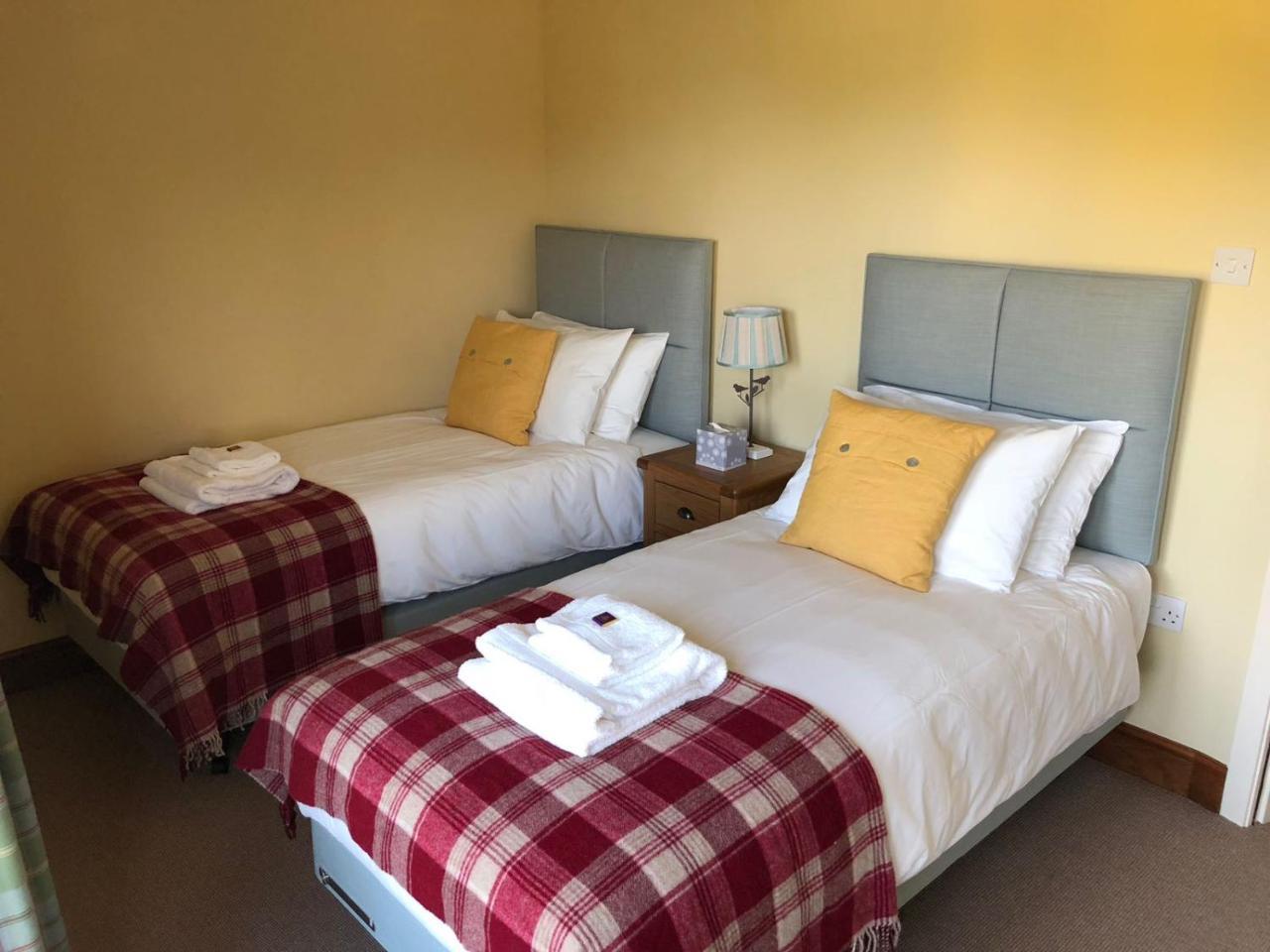 The Highland Club Otel Fort Augustus Oda fotoğraf